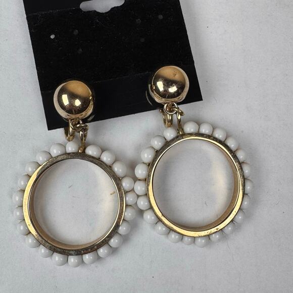VTG Napier Clip Om Earrings Large Hoops Gold tone Lucite White Beads - Picture 2 of 5